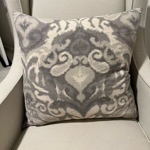 Pottery barn pillow cover 24x24